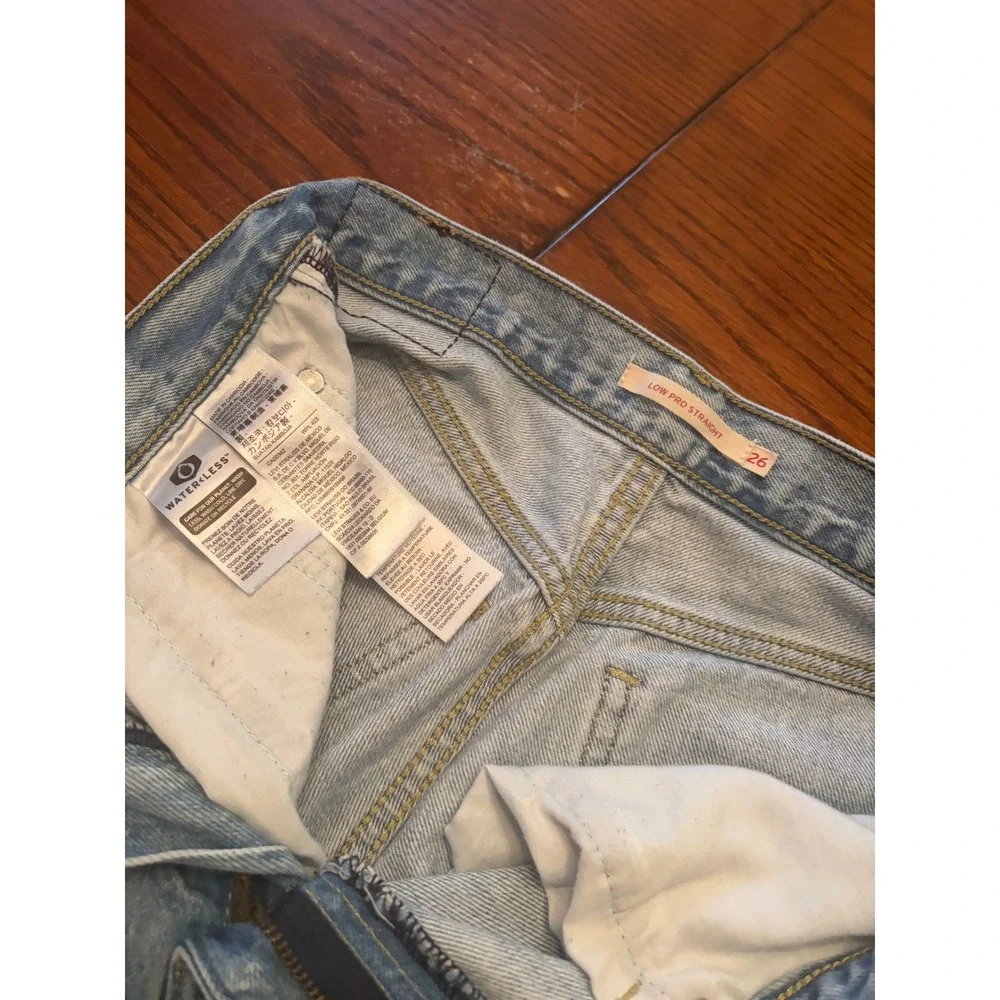 Levis Low Pro Straight Jeans Light Wash Denim Womens Size 26 Blue Relaxed Leg